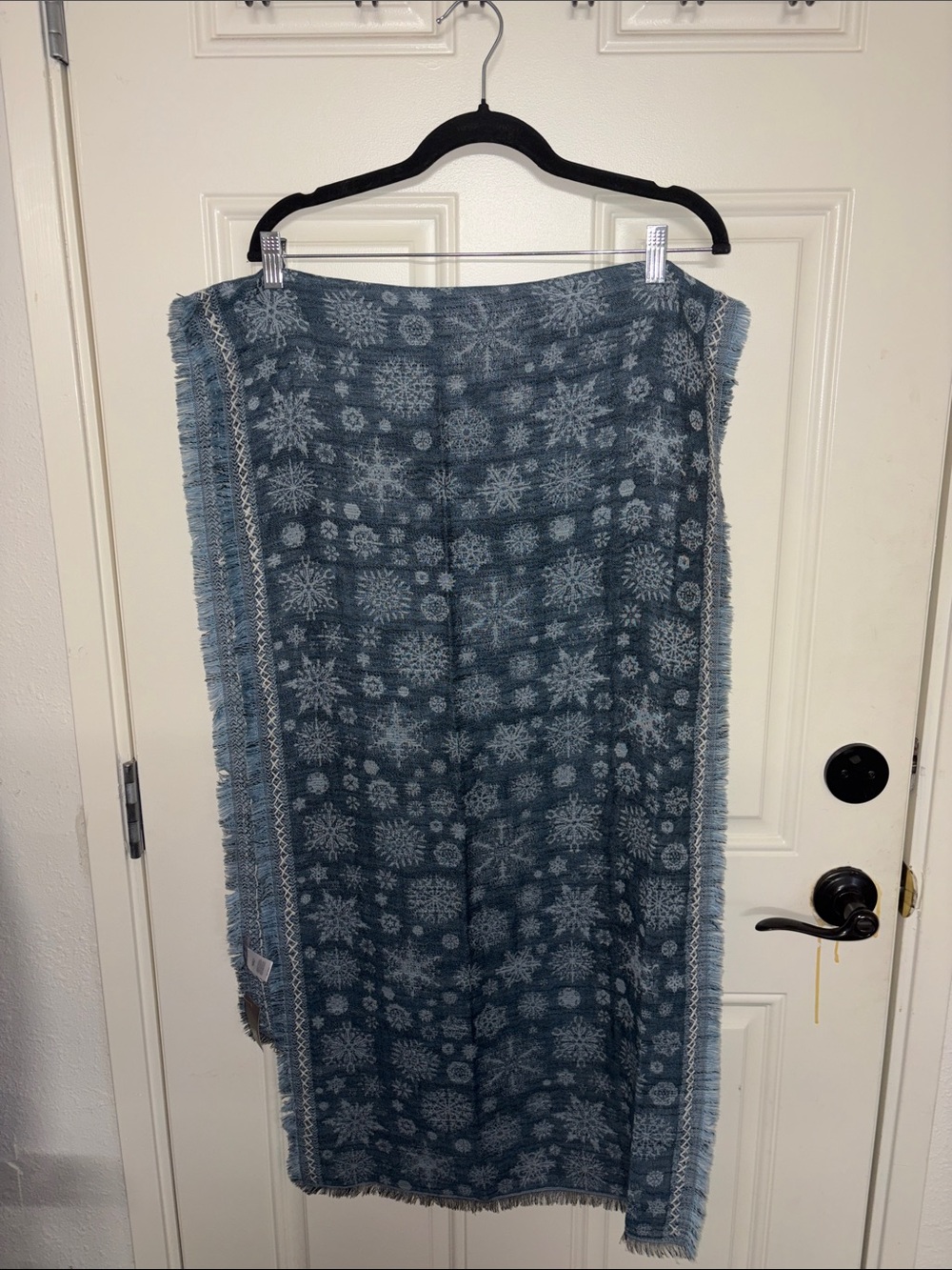 Blue Snowflake Pattern Women's Wrap Scarf